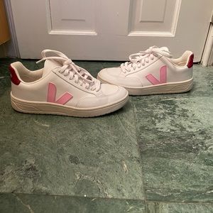 Veja V-12 sneakers